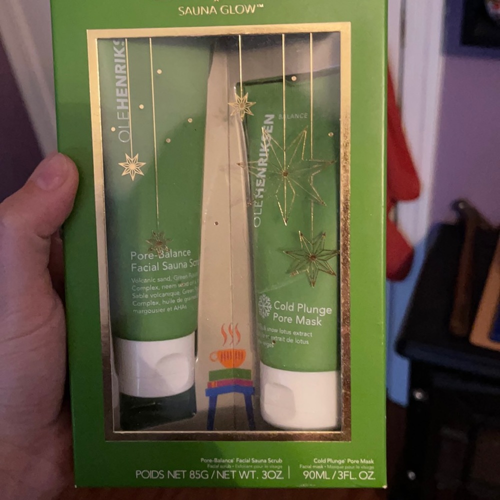Brand new ole henriksen scrub and mask